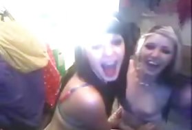 Porno video hard anal se, to jenter, kamera jente viser