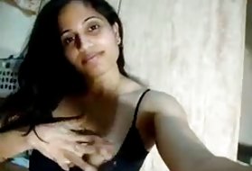 Porno russland anal indian milf å spille i familiens hjem laget