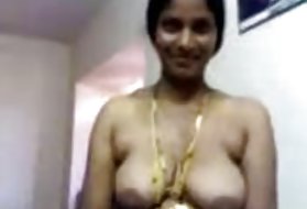I sør-india, telugu dame å vise brystene at hennes klient bryster vis