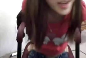 Babe Asian onanerer på cam på jobb mens sjefen er borte !