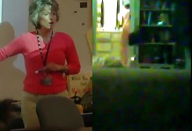Slem mamma ansikter onanert på skjult kamera