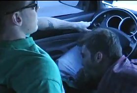 Blowjob og varm spermsprut bil blowjob i bilen tvunget til å slikke fitte porno videoer