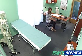 Sexy husmor jukser hubby med legen din, falske hub-koder